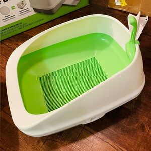 Cat litter box